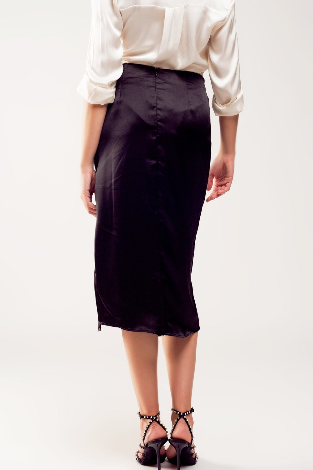 Falda midi negro con abertura delantera