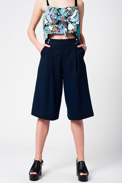 Q2 Falda pantalón navy con botones de plata