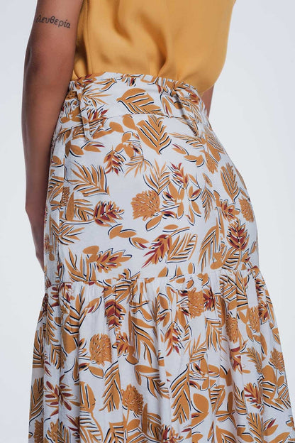 Falda recta a media pierna con estampado floral de jungla