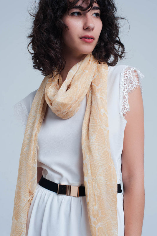Q2 Fular amarillo con estampado de leopardo