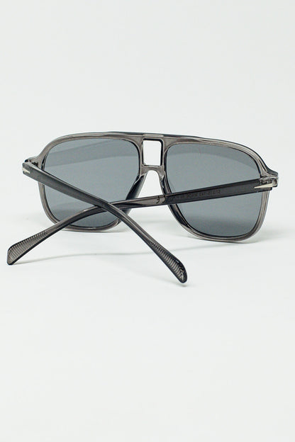 Gafas de Aviador Ovaladas con Lente Gris Ahumado en Gris