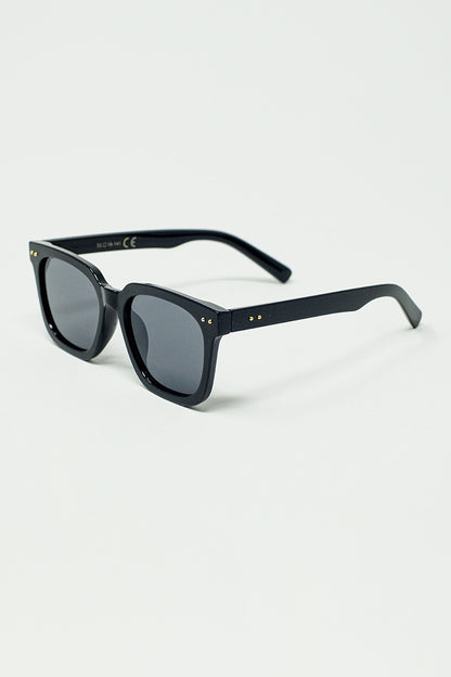 Gafas de sol con montura cuadrada biselada en negro