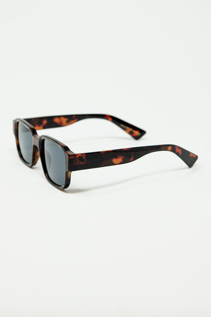 Gafas de sol cuadradas gruesas marrones en gris cristal