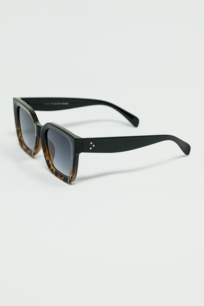 Gafas de sol cuadradas marrones con degradado en animal