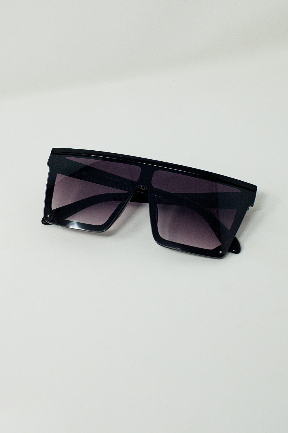 Gafas de sol cuadradas y extragrandes estilo años 70 en negro