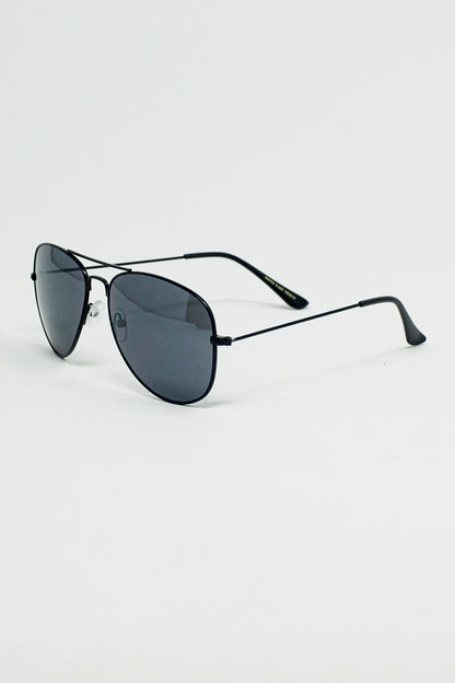 Gafas de sol de aviador retroCon cristales ahumados en negro