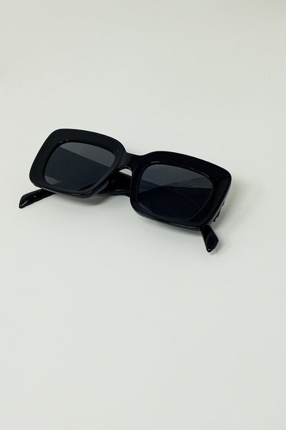 Gafas de sol ovaladas extragrandes con detalle lateral en negro