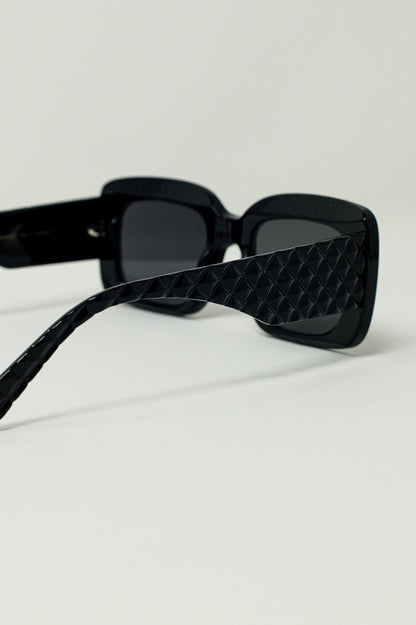 Gafas de sol ovaladas extragrandes con detalle lateral en negro