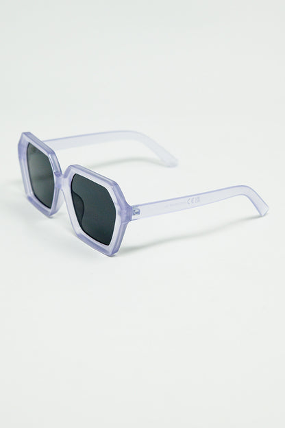 Gafas de sol rectangulares en color morado translúcido