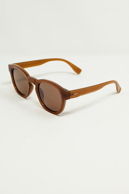 Gafas de sol redondas de los 90 con cristales tintados marrones y montura marrón claro
