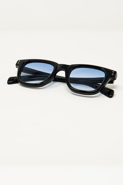Gafas de sol retro redondas con lente azul ahumado en negro