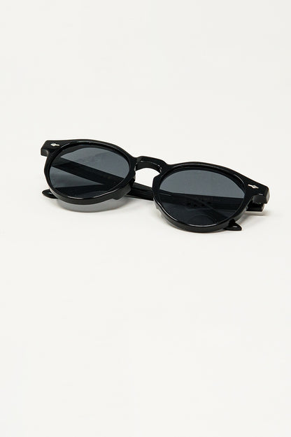 Gafas de sol retro redondas con lentes ahumadas en negro