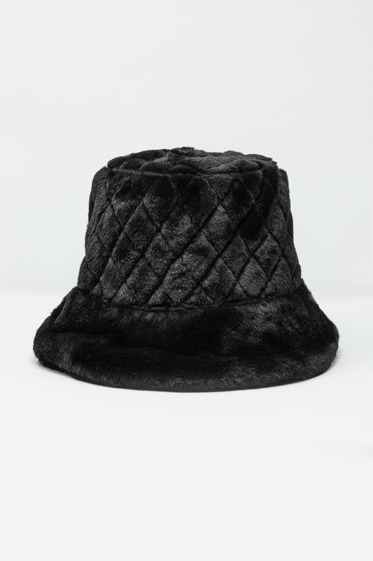 Q2 Gorro acolchado de piel sintética negra