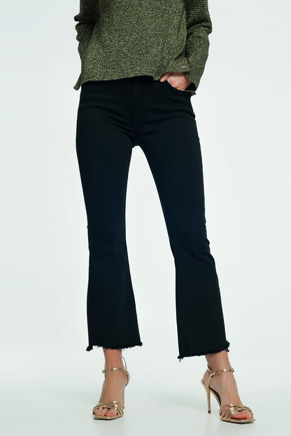 Q2 Jeans acampanados con dobladillo sin rematar en negro