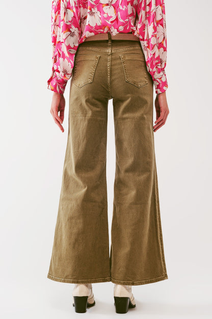 Jeans acampanados en color caqui