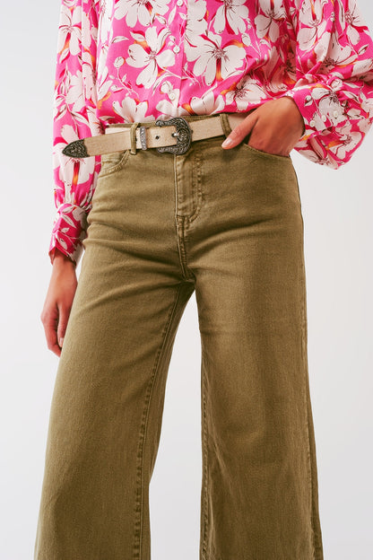 Jeans acampanados en color caqui