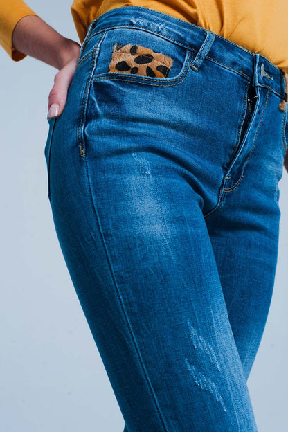Jeans ajustado con detalle en la trabilla de leopardo