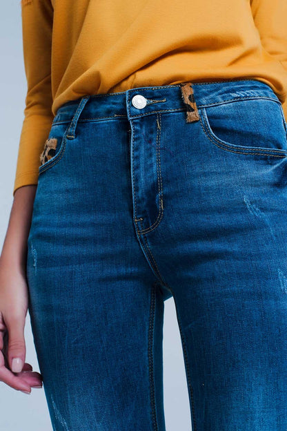 Jeans ajustado con detalle en la trabilla de leopardo