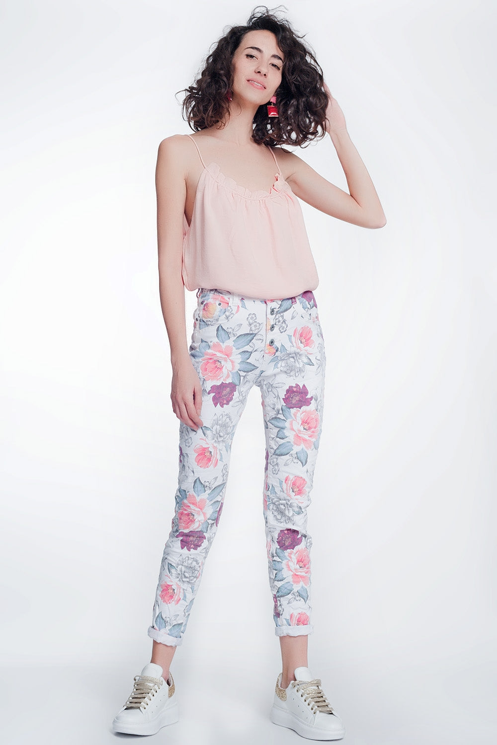 jeans boyfriend blanco con estampado floral