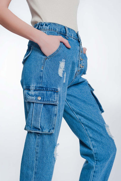 Jeans boyfriend con bolsillos laterales y rotos