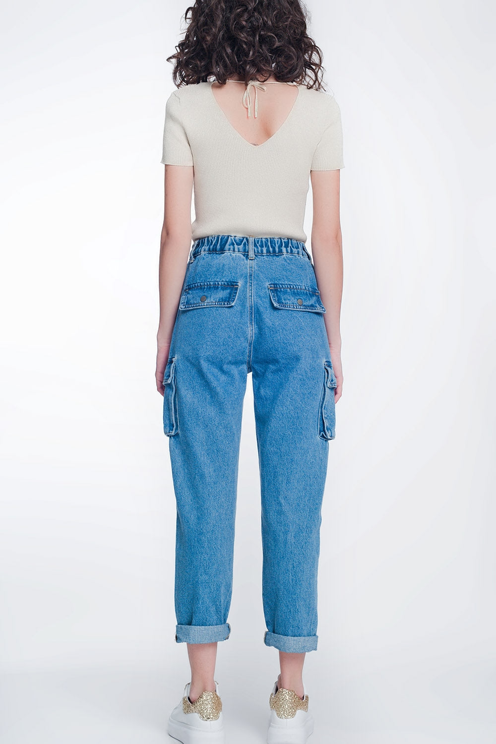 Jeans boyfriend con bolsillos laterales y rotos