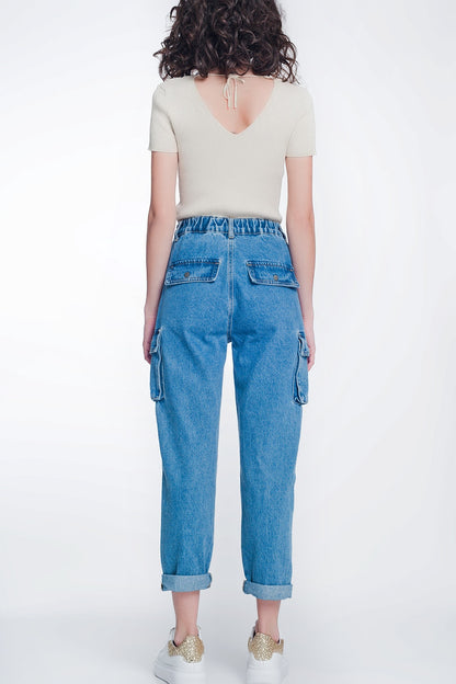 Jeans boyfriend con bolsillos laterales y rotos
