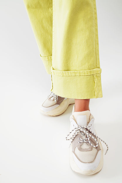Jeans de pierna recta con dobladillo corto en verde lima