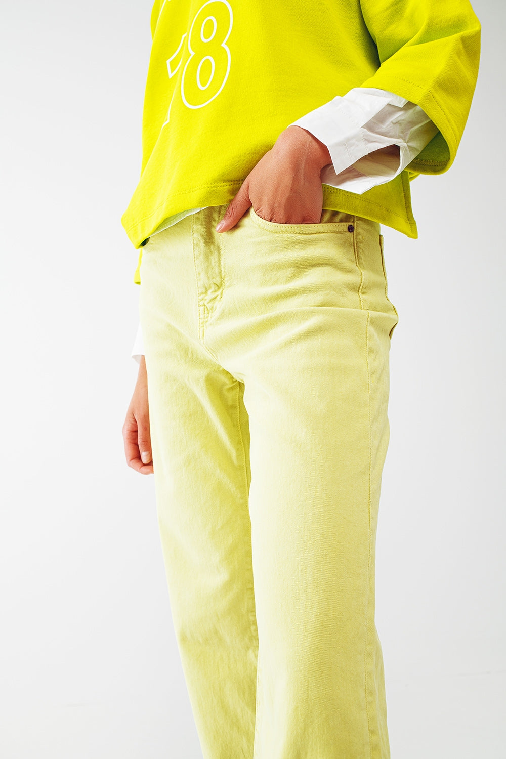 Jeans de pierna recta con dobladillo corto en verde lima