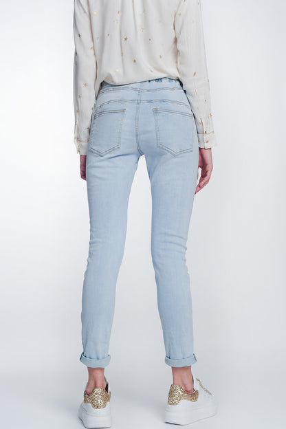 Jeans estylo jogger lavado claro con cordon