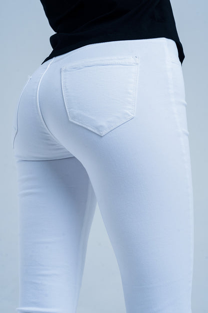 Jeggings blancos con bolsillos traseros