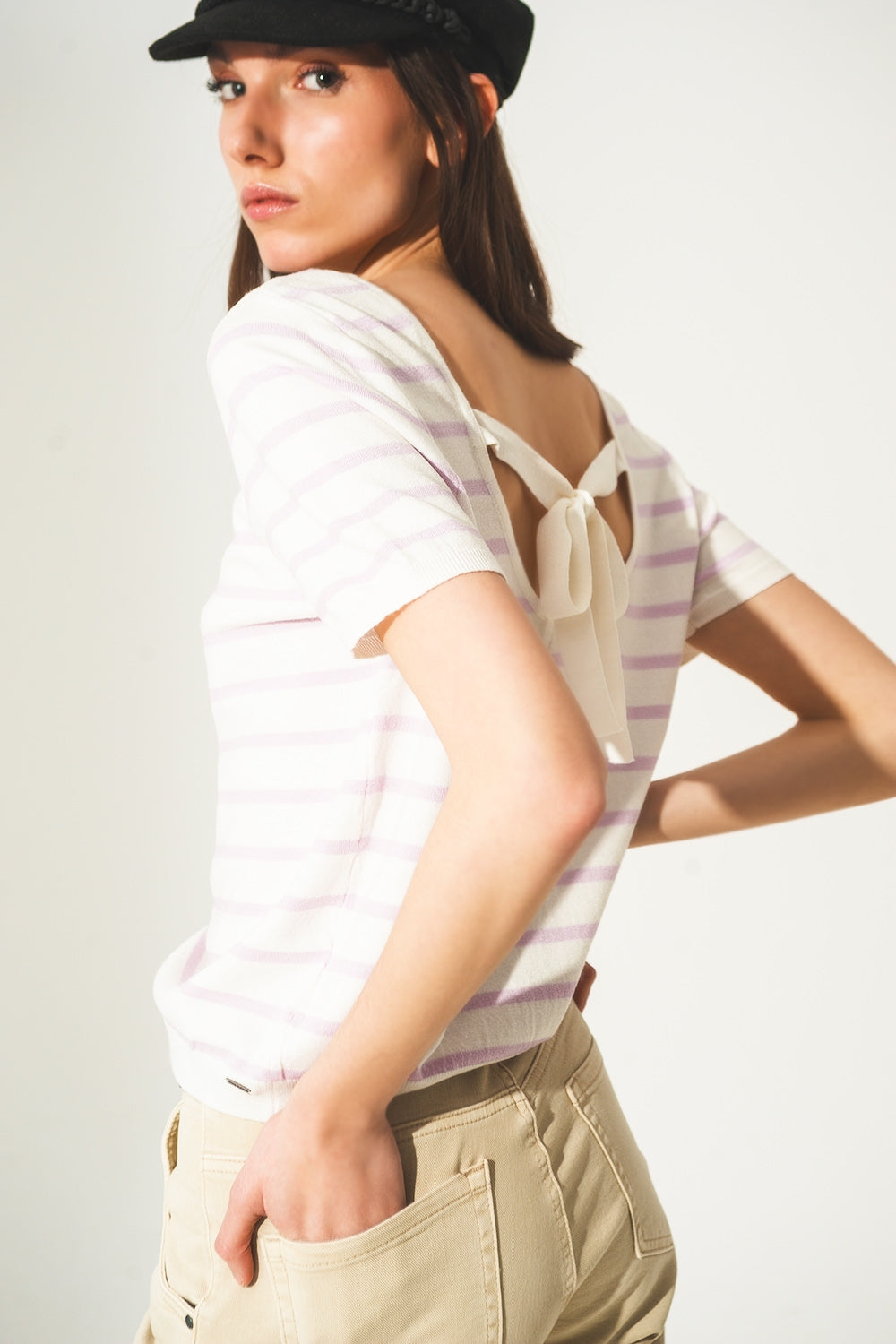 Jersey a rayas con espalda abierta y lazada en lila