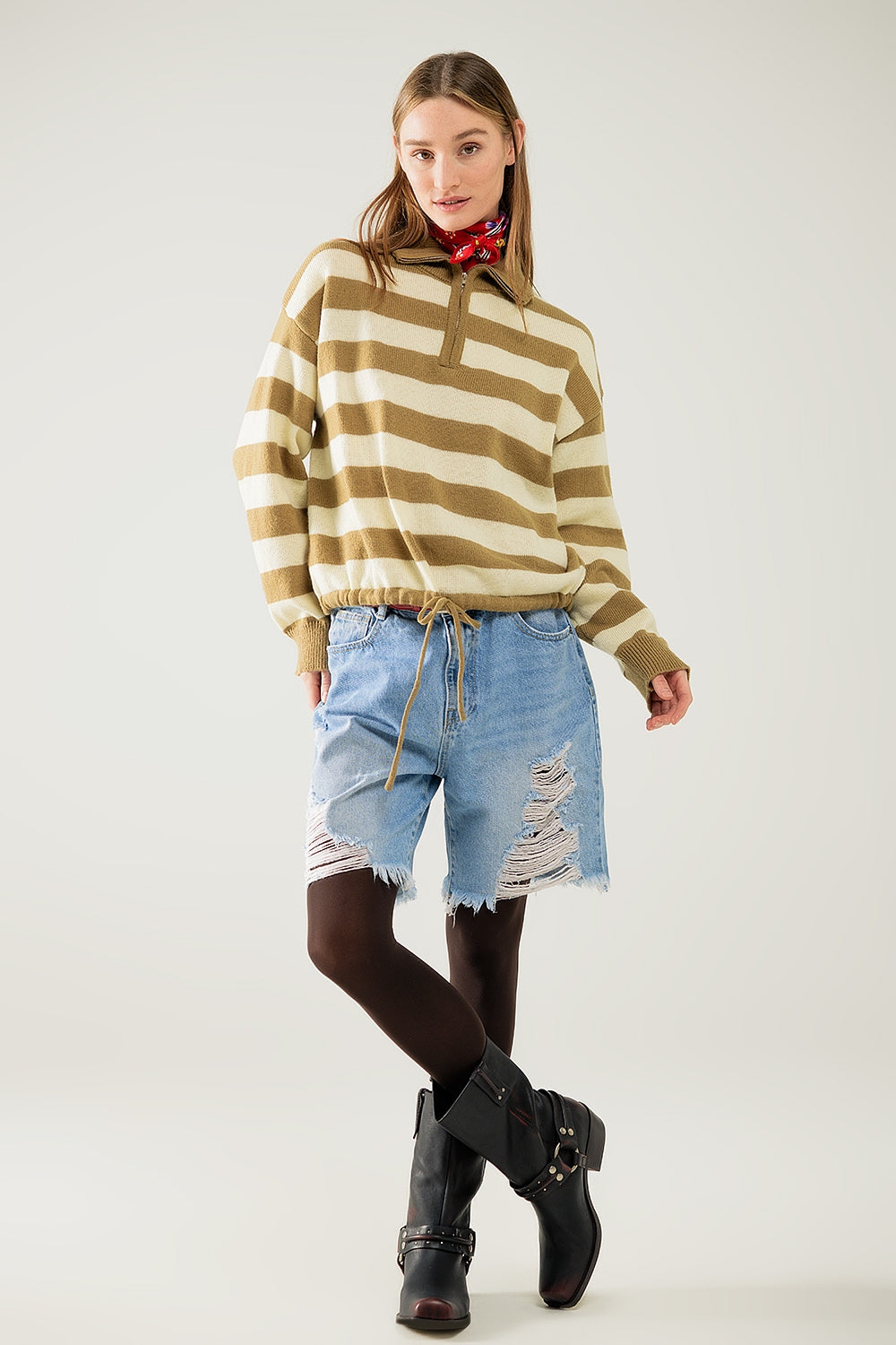 Jersey beige a rayas con cierre de cremallera