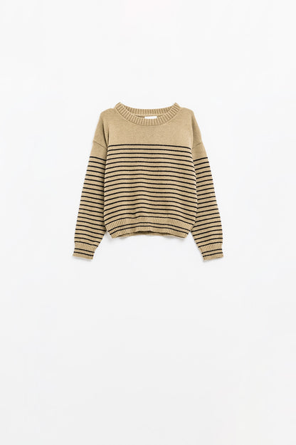Q2 Jersey beige con rayas negras y cuello barco