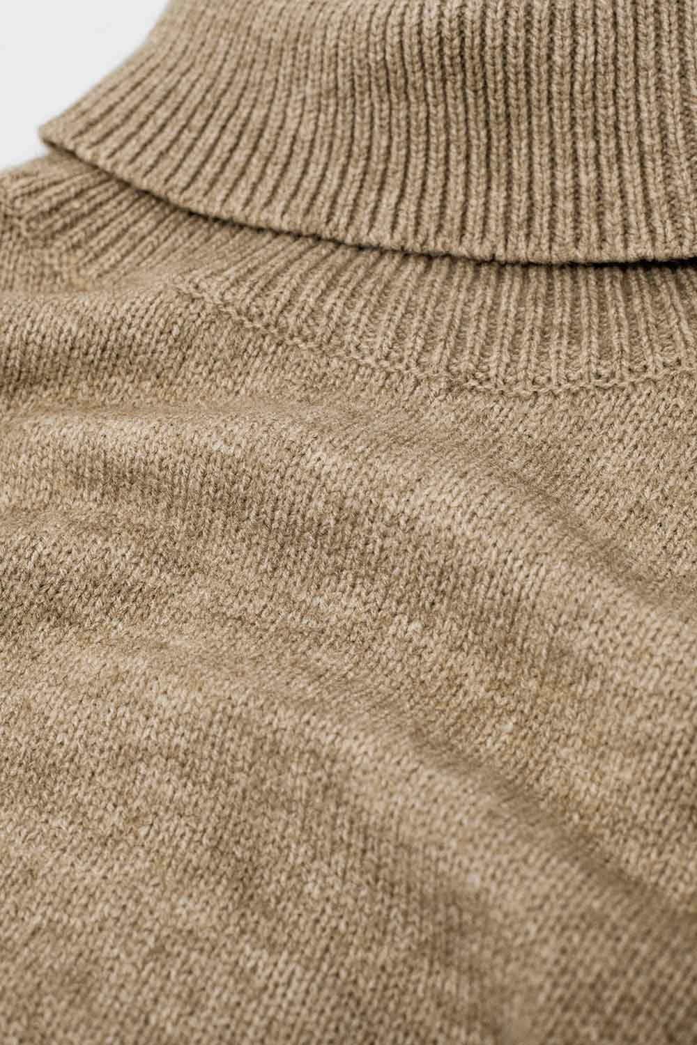 Jersey beige holgado con mangas caídas