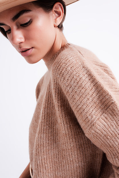 Jersey beis con cuello subido de punto