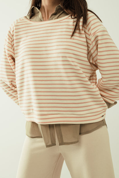 Jersey blanco de manga larga con rayas rosas y cuello barco