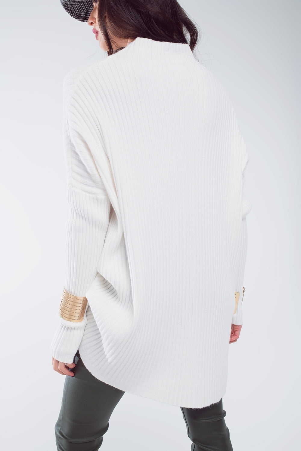 Jersey blanco oversize con detalles de rayas