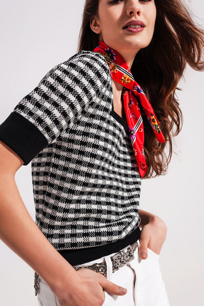Jersey blanco y negro con escote cuadrado de punto mullido