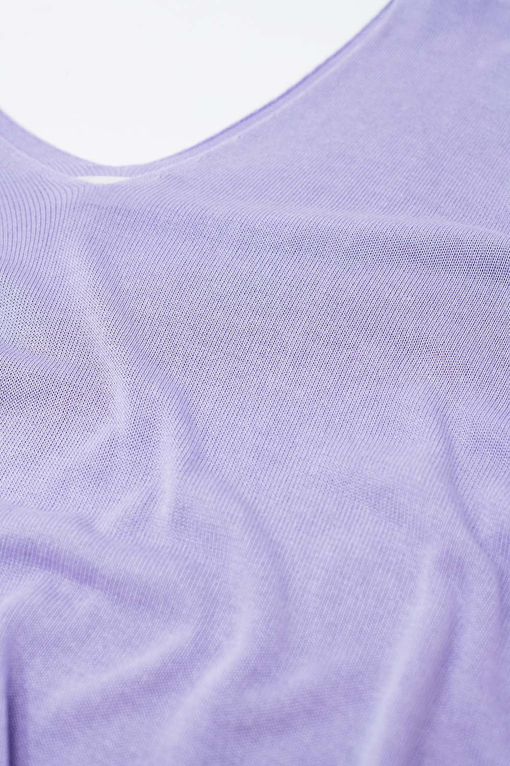 Jersey con cuello de pico en morado
