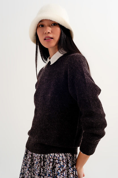 Q2 Jersey con cuello redondo color chocolate