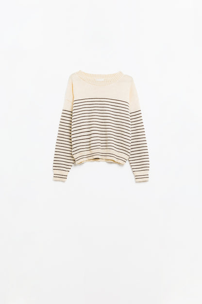 Q2 Jersey crema con rayas marrones y cuello barco