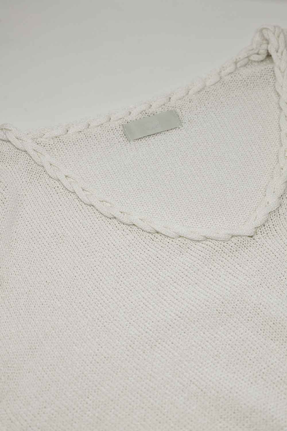 Jersey crema cuello pico ancho con detalle trenzado