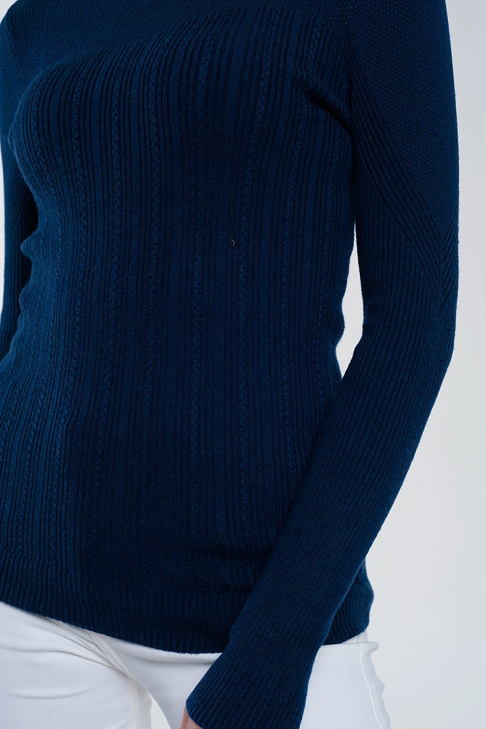 Jersey de canalé ajustado con cuello redondo en azul marino