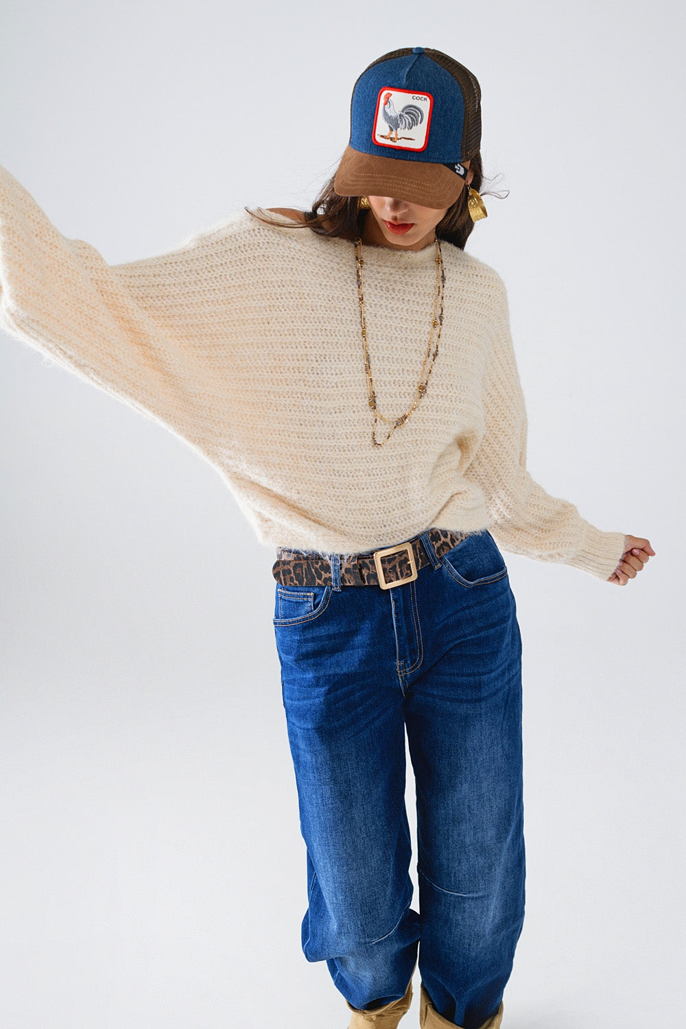 Q2 Jersey de canalé grueso con cuello barco en color crema