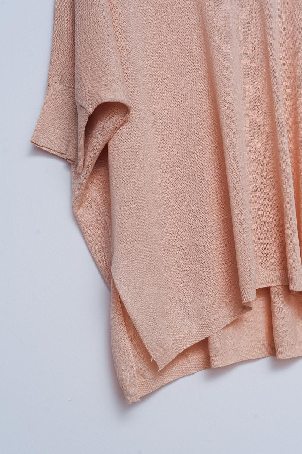 Jersey de corte cuadrado y manga corta en beige