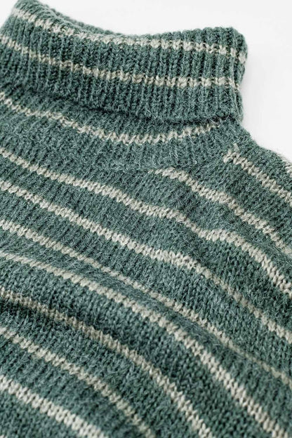 jersey de cuello alto a rayas de punto suave en verde