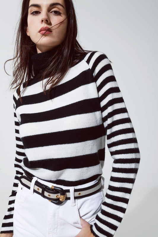 Q2 Jersey de cuello alto con rayas en blanco y negro