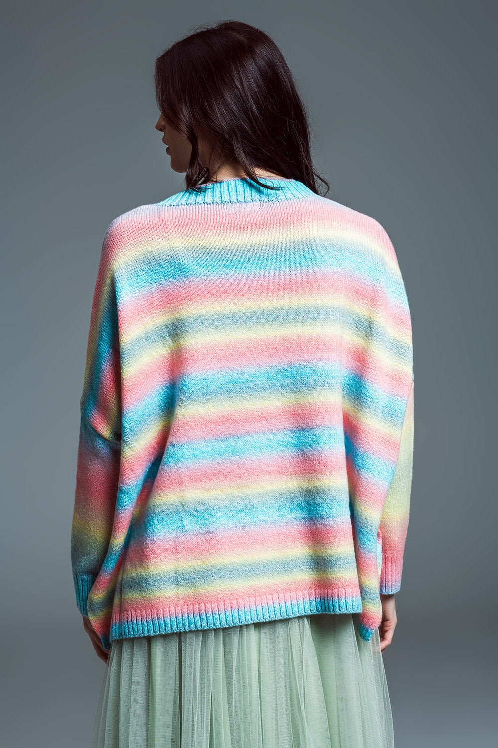 Jersey de cuello alto multicolor oversize con aberturas laterales