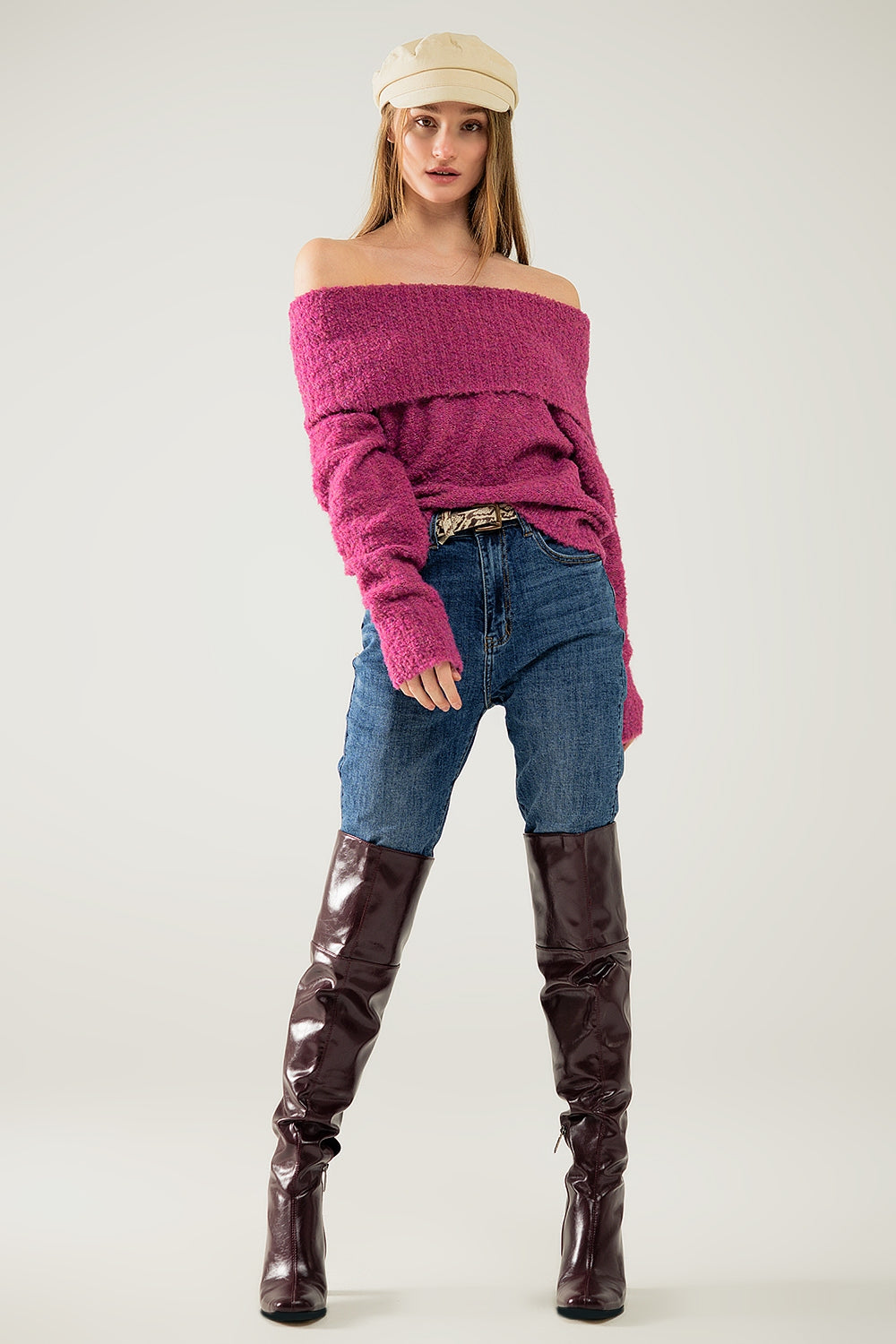 jersey de punto con cuello barco en fucsia