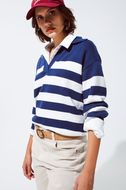Jersey de rayas azules y blancas con cuello en V y cuello de polo